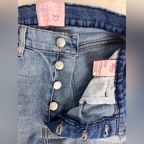 REVICE Dream Fit Sweet Monday Wash Mid-High Waist Jeans Size 31 - Picture 9 of 12